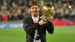 Quem foi o primeiro jogador a ganhar a bola de ouro!