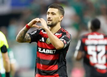 Flamengo vence Palmeiras no Brasileirão 2025.
