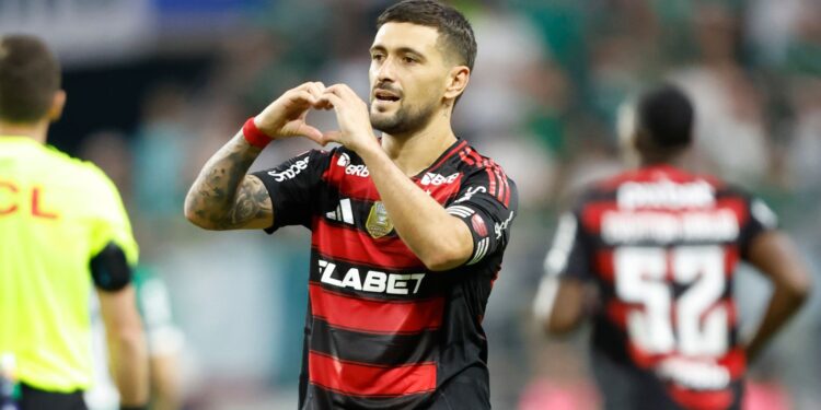 Flamengo vence Palmeiras no Brasileirão 2025.