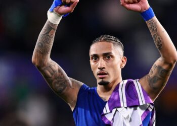 Raphinha, astro do Barcelona e da Seleção Brasileira.