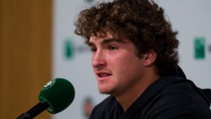João Fonseca volta às quadras em Roland Garros.