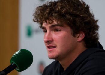João Fonseca volta às quadras em Roland Garros.