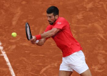 Novak Djokovic vence mais uma em Roland Garros.
