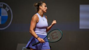 Sabalenka vence Potapova em Roma e avança no torneio.