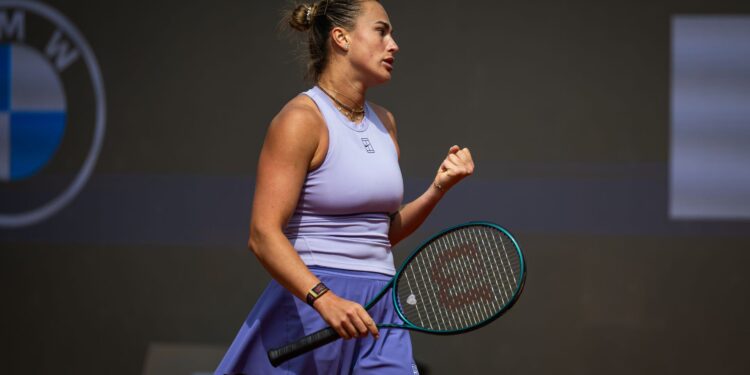 Sabalenka vence Potapova em Roma e avança no torneio.