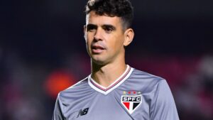Oscar não deve defender o São Paulo na Libertadores.