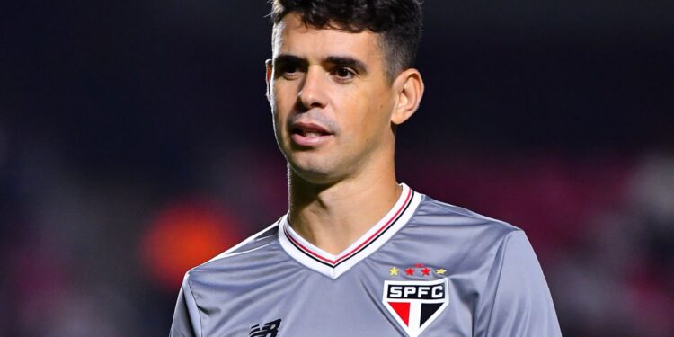 Oscar não deve defender o São Paulo na Libertadores.