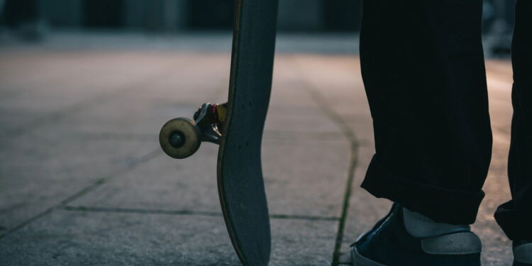 Ilustração de skate - Créditos: depositphotos.com / ArturVerkhovetskiy