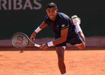 Thiago Monteiro cai na primeira rodada de Roland Garros.