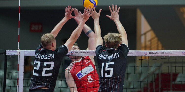 Partida de vôlei- Créditos: depositphotos.com / EvrenKalinbacak