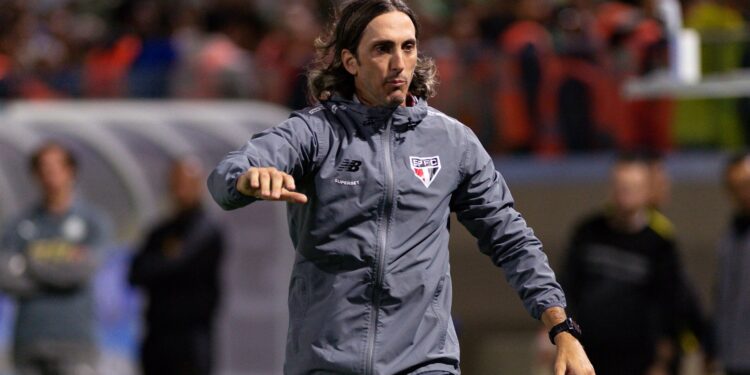 Luis Zubeldía, técnico do São Paulo.