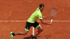Zverev em ação na disputa de Roland Garros