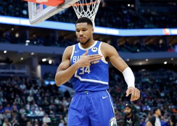 Giannis Antetokounmpo teve mudar de time na NBA