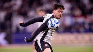 Garro em ação pelo Corinthians