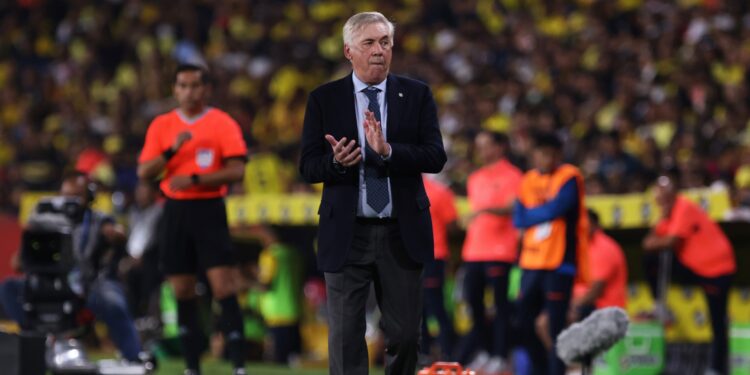 Carlo Ancelotti durante estreia pela Seleção Brasileira