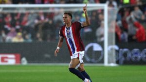 Nusa comemora seu gol contra a Itália