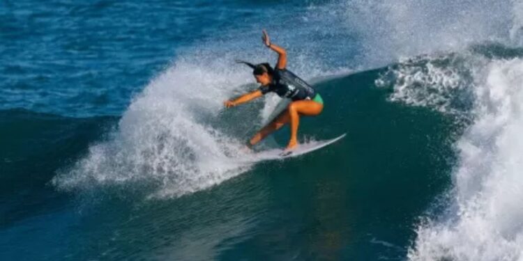 Luana Silva, surfista brasileira