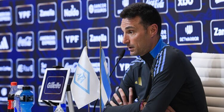 Lionel Scaloni, treinador da Argentina, durante entrevista coletiva