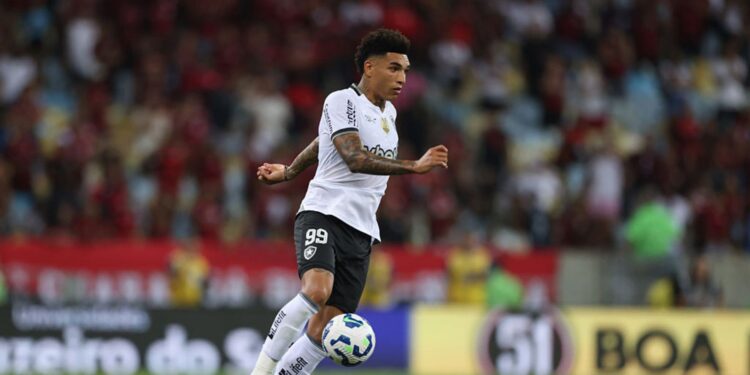 Igor Jesus, do Botafogo, durante partida contra o Flamengo