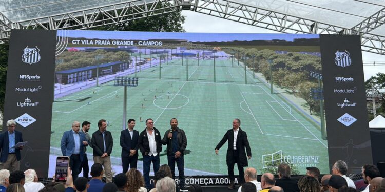Foto do evento de anúncio de novo CT do Santos
