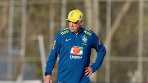 Carlo Ancelotti, treinador do Brasil, durante treinamento da seleção