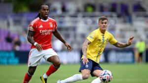 Lance de jogo entre Benfica e Auckland City