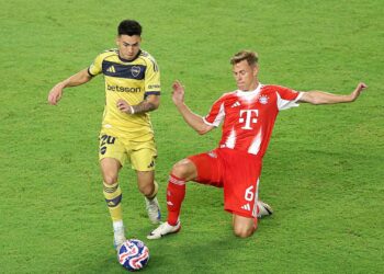 Lance de jogo entre Bayern de Munique e Boca Juniors