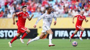 Lance de partida entre Bayern de Munique e Benfica