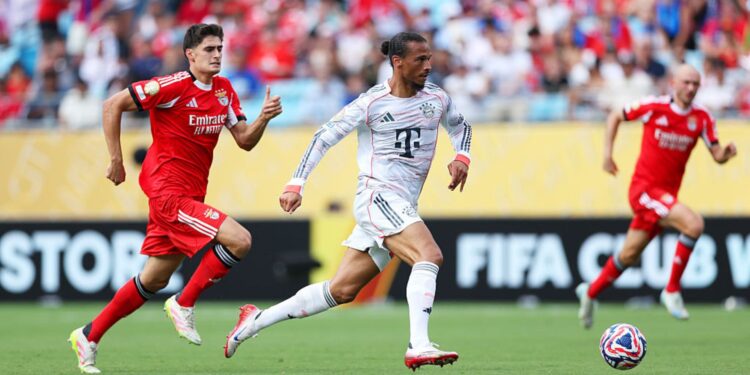 Lance de partida entre Bayern de Munique e Benfica