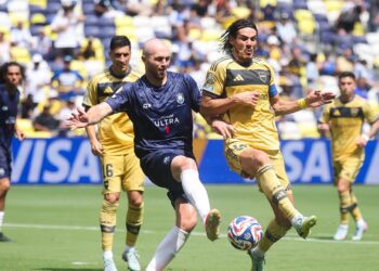 Lance de jogo entre Auckland City e Boca Juniors