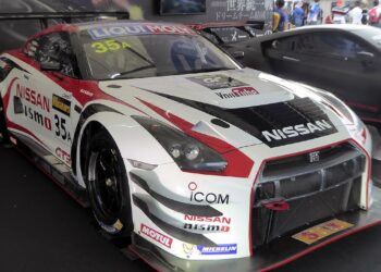 Como o filme Gran Turismo colocou o automobilismo no topo do cinema