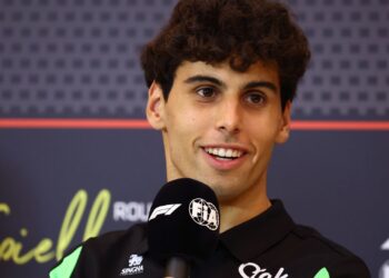 Gabriel Bortoleto, piloto da Sauber na F1.