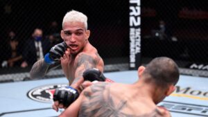 Charles do Bronx entra em ação no UFC 317