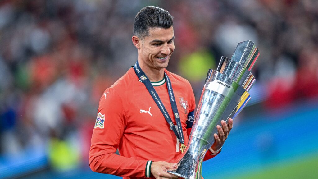 Cristiano Ronaldo fala sobre futuro após título.