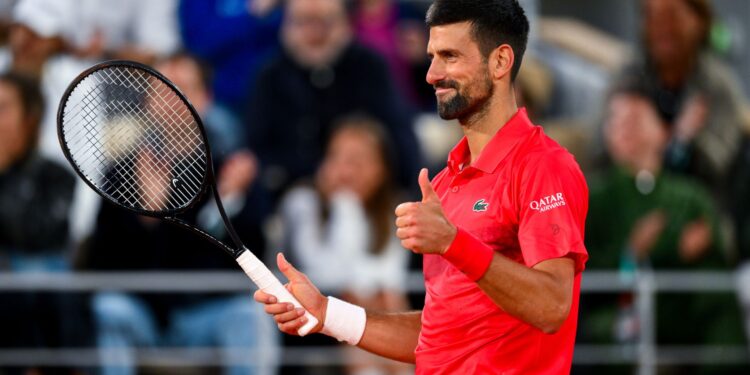 Djokovic em quadra.