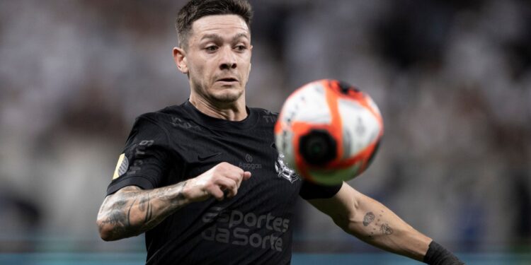 Garro está de saída do Corinthians.