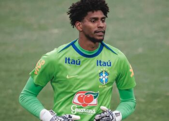 Hugo Souza, goleiro do Corinthians e da Seleção Brasileira.