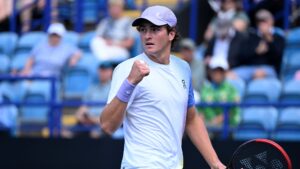 João Fonseca fala sobre vitória em Eastbourne.