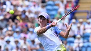 João Fonseca em ação no ATP de Eastbourne