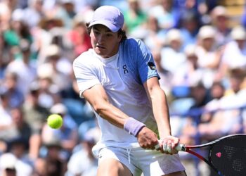 João Fonseca segue firme no ATP de Eastbourne