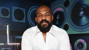 Jon Jones terá que responder pela acusação
