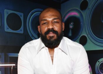 Jon Jones terá que responder pela acusação