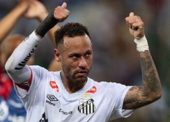 Neymar está livre da Covid-19.