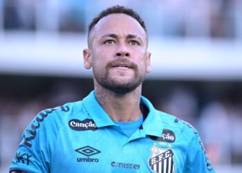 Neymar pede desculpas por expulsão.