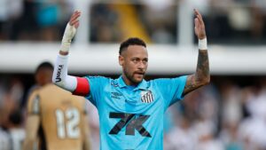 Neymar em ação pelo Santos contra o Botafogo