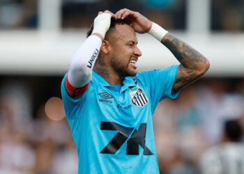 Neymar quase deixou o Santos pelo Fluminense.