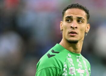 Real Betis vai tentar a contratação definitiva de Antony.