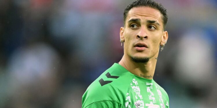 Real Betis vai tentar a contratação definitiva de Antony.