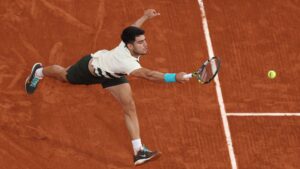Carlos Alcaraz em Roland Garros.