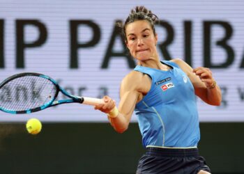 Quem é a francesa fedida classificada às semis de Roland Garros?